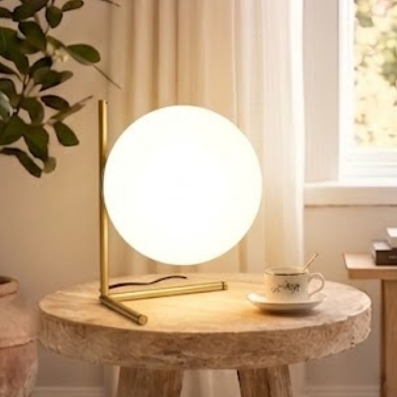 Đèn bàn moonlight chao thủy tinh trắng, thân kim loại si vàng-đồng DB-333 - Hình ảnh 2