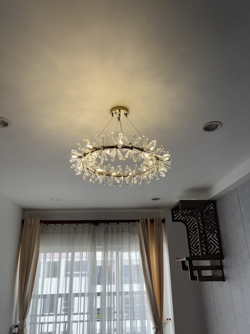 den-chum-phong-khach-ban-an-thiet-ke-vong-hoa-phale-cao-cap-dc-1035