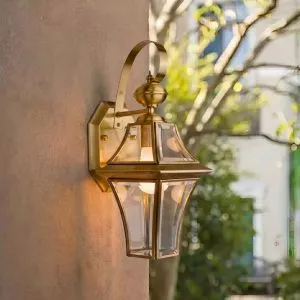 Đèn gắn tường ngoài trời, kim loại đồng phối kính trong VD-142