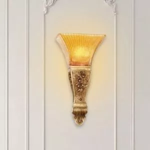 Đèn gắn tường cổ điển, chao thủy tinh vàng VCD-410