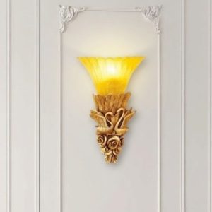 Đèn gắn tường cổ điển, chao thủy tinh vàng VCD-411