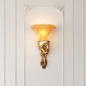 Đèn gắn tường cổ điển, chao thủy tinh vàng VCD-442