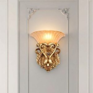 Đèn gắn tường cổ điển, chao thủy tinh vàng VCD-446