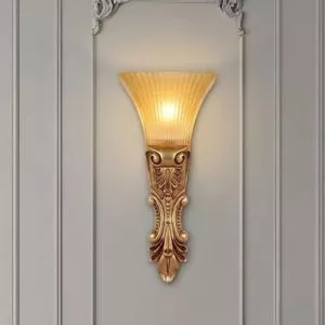 Đèn gắn tường cổ điển, chao thủy tinh vàng VCD-449