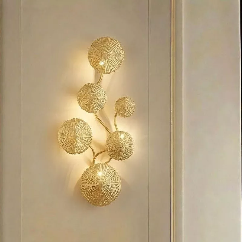 Đèn gắn tường decor, kim loại si vàng đồng, thiết kế kiểu lá sen VDC-615