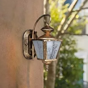 Đèn gắn tường ngoài trời giá rẻ, thiết kế cổ điển VNT-581