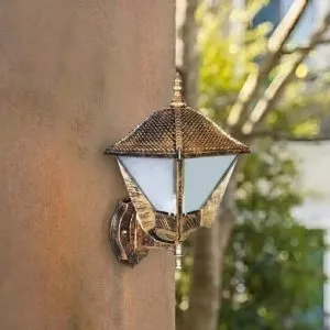Đèn gắn tường ngoài trời giá rẻ, thiết kế cổ điển VNT-583