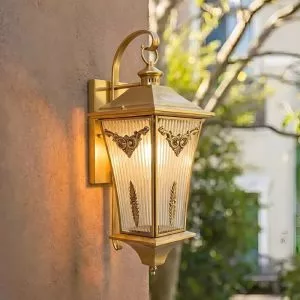 Đèn gắn tường ngoài trời, kim loại đồng phối kính mờ VD-117