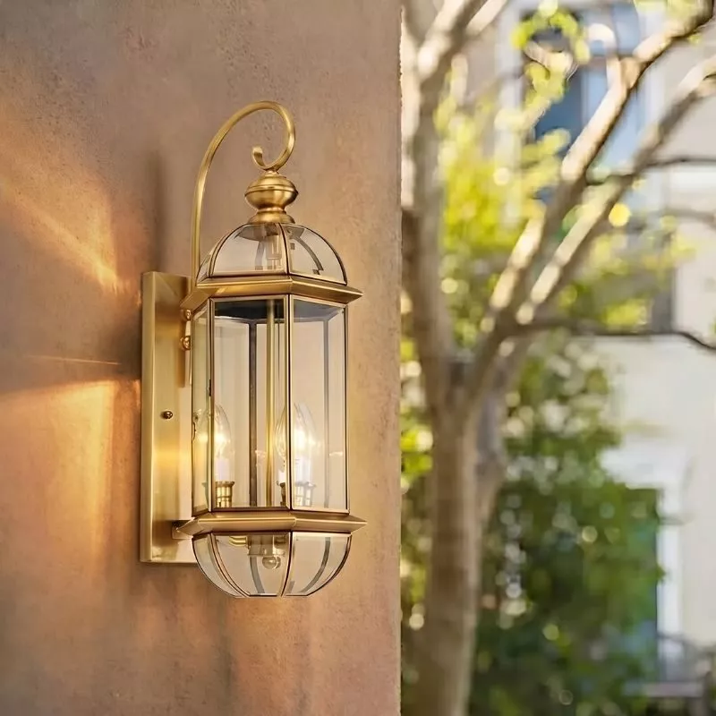 Đèn gắn tường ngoài trời, kim loại đồng phối kính trong VD-104