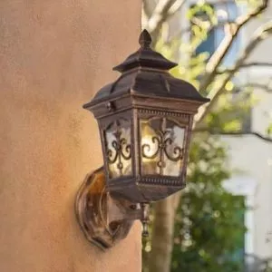 Đèn gắn tường ngoài trời giá rẻ, thiết kế cổ điển VNT-596