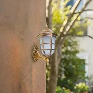 Đèn gắn tường ngoài trời giá rẻ, thiết kế cổ điển VNT-617