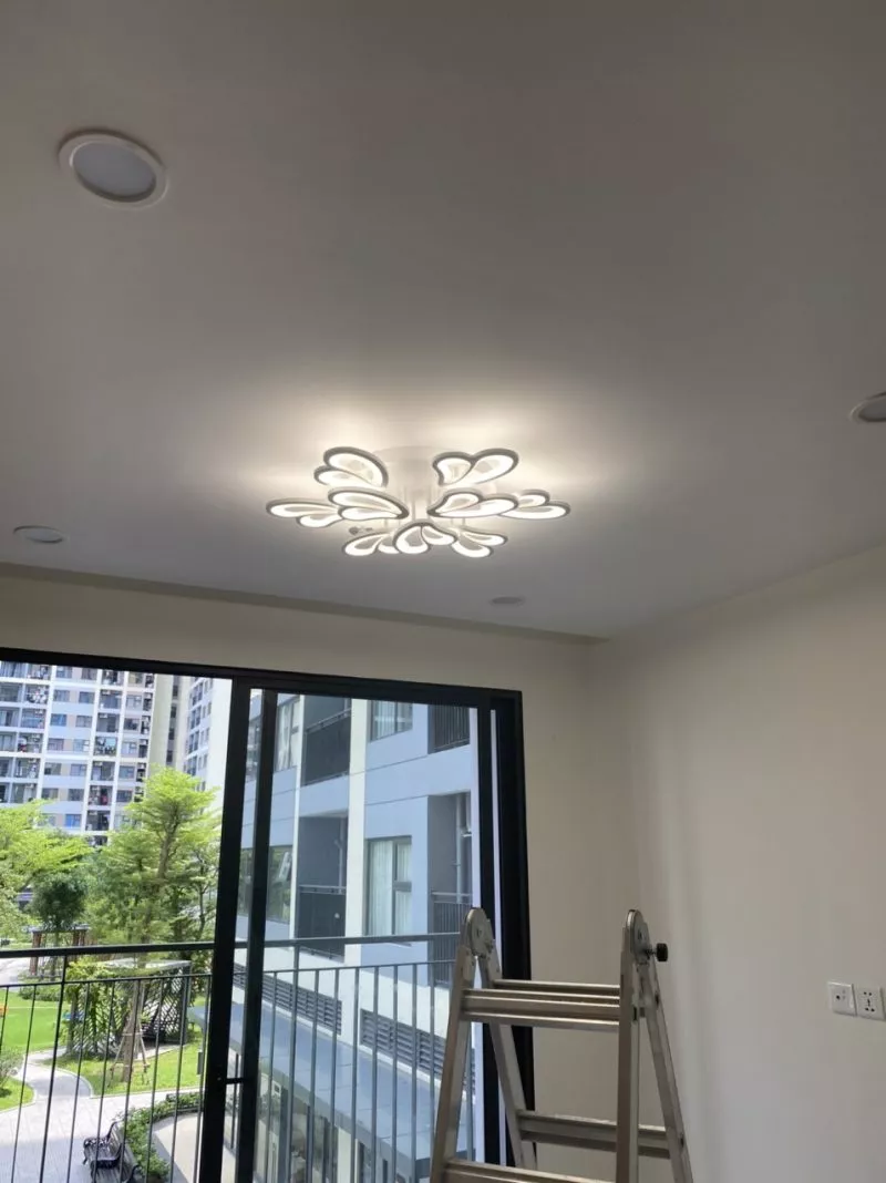 den-op-tran-hien-dai-ot-040