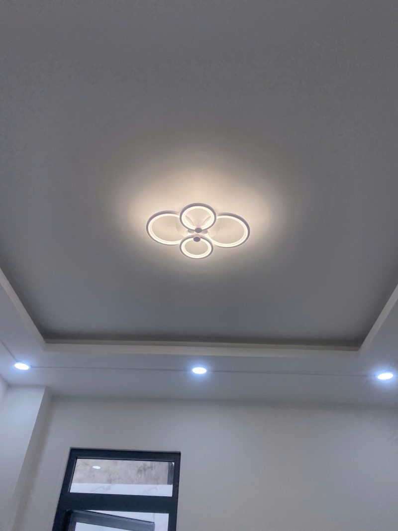 den-op-tran-hien-dai-vong-tron-ot-043