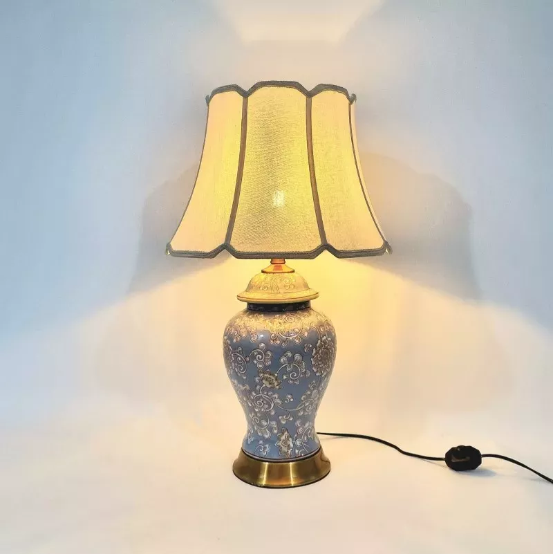 Đèn bàn thân sứ, chụp vải phong cách Trung Hoa cao cấp DB-708 - Hình ảnh 3